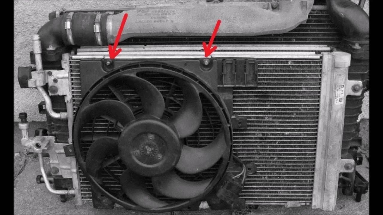 Jak wymienić chłodnicę klimatyzacji Astra H - uniknij kosztownych błędów