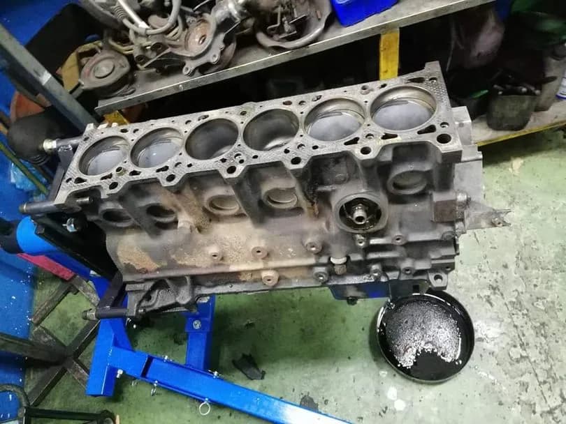 Ile kosztuje przekładka silnika? Poznaj ukryte wydatki i ceny