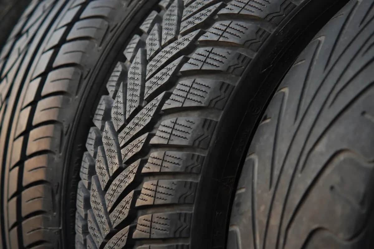 Czym się różnią opony zimowe od letnich i dlaczego to ważne?