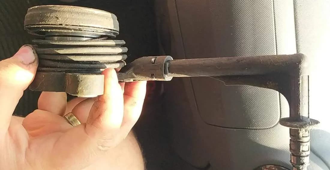 Objawy wysprzęglika sprzęgła - jak rozpoznać jego awarię?