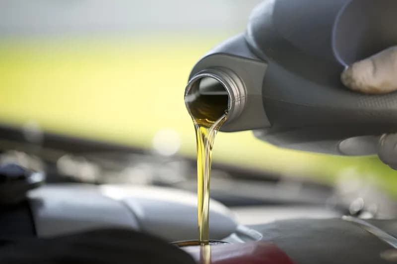 Ile trwa wymiana oleju i filtrów? Zaskakujące fakty o czasie serwisu